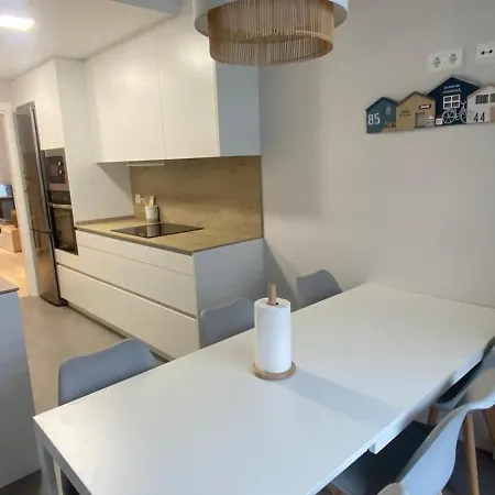 アパート Salberdin 14 En Nueva Zona Residencial En By Egona *